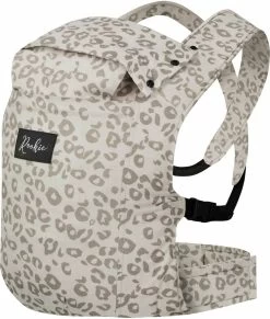 ROOKIE Baby Premium Draagzak- Design Buikdrager - Comfortabel En Ergonomisch - Pasgeboren Babydrager - Peuterdrager - Biologisch Katoen - Super Zacht - Unisex: Voor Mama En Papa (Leoprint Beige) -Kinderwagens Winkel 1017x1200 5