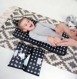 KipKep Napper Verschoonmatje - Machinewasbaar - Crossy Black -Kinderwagens Winkel 1174x1200 11