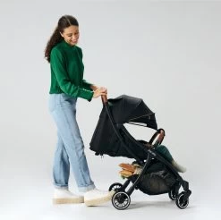 Lionelo Buggy Julie One - Kinderwagen Premium - Automatisch Opvouwen - Wandelwagen Tot 22 Kg - Comfortabele Zitje 22 Lionelo Buggy Julie One - Kinderwagen Premium - Automatisch Opvouwen - Wandelwagen Tot 22 Kg - Comfortabele Zitje -Kinderwagens Winkel 1200x1196 9