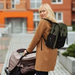 Brisby Slijtvaste Luiertas – Verzorgingstas - Two Tone Groen En Zwart - Inclusief Verschoonmatje - Isoleervakken - Met Geïntegreerde Kinderwagen Haken -Kinderwagens Winkel 1200x1200 1461