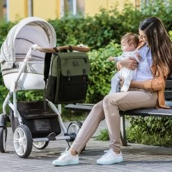 Brisby Slijtvaste Luiertas – Verzorgingstas - Two Tone Groen En Zwart - Inclusief Verschoonmatje - Isoleervakken - Met Geïntegreerde Kinderwagen Haken -Kinderwagens Winkel 1200x1200 1464