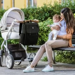 Brisby Slijtvaste Luiertas – Verzorgingstas - Two Tone Zwart En Donkergrijs - Inclusief Verschoonmatje - Isoleervakken - Met Geïntegreerde Kinderwagen Haken -Kinderwagens Winkel 1200x1200 1511