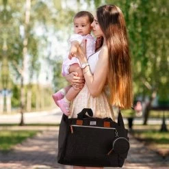 Brisby Slijtvaste Luiertas - Verzorgingstas Groot -Zwart - Inclusief Verschoonmatje - Isoleervakken - Fopspeen Houder - Makkelijk Te Bevestigen Aan De Kinderwagen -Kinderwagens Winkel 1200x1200 1524