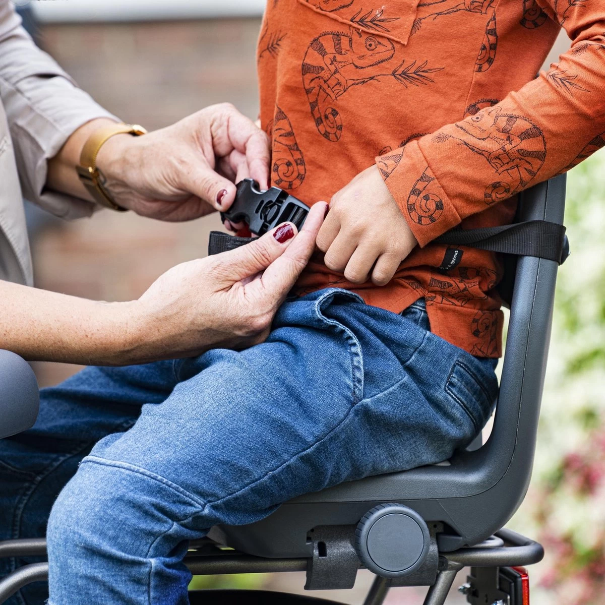 Qibbel 6+ Junior Fietsstoeltje Achter - Blauw Met Bruin Kussentje 13 Qibbel 6+ Junior Fietsstoeltje Achter - Blauw Met Bruin Kussentje - Afbeelding 13