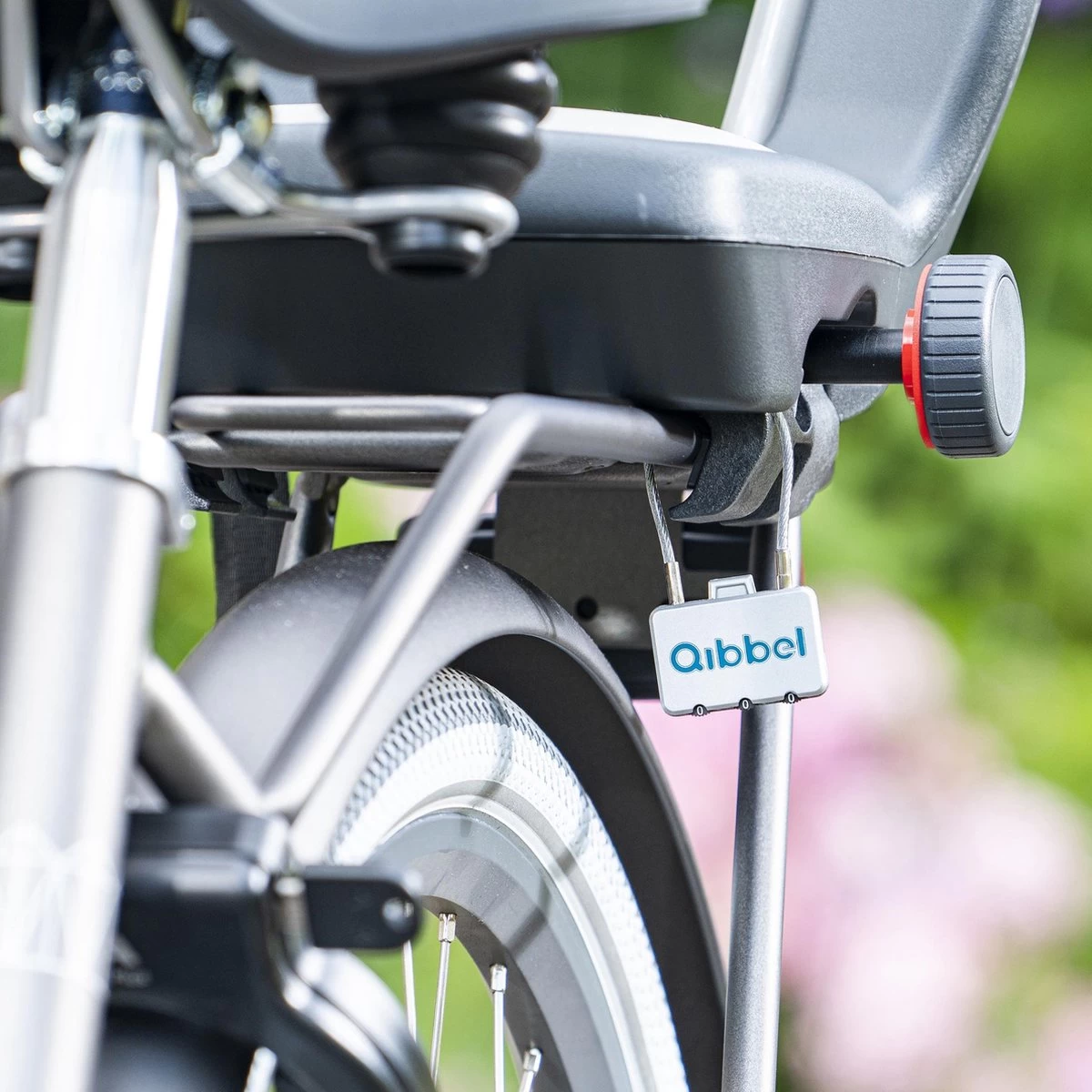 Qibbel 6+ Junior Fietsstoeltje Achter - Legergroen Met Zwart Kussentje 11 Qibbel 6+ Junior Fietsstoeltje Achter - Legergroen Met Zwart Kussentje - Afbeelding 11