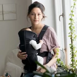 BabyBjörn Draagzak Mini - Cotton - Zwart -Kinderwagens Winkel 1200x1200 2207