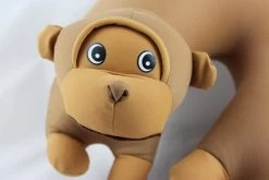 Cuddlebug U-shape Kussen | Aap | Knuffel | Kinderen 11 Cuddlebug U-shape Kussen | Aap | Knuffel | Kinderen -Kinderwagens Winkel 1200x800