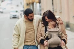 BabyBjörn Draagzak One Air - 3D Mesh - Grijs-beige -Kinderwagens Winkel 1200x800 291