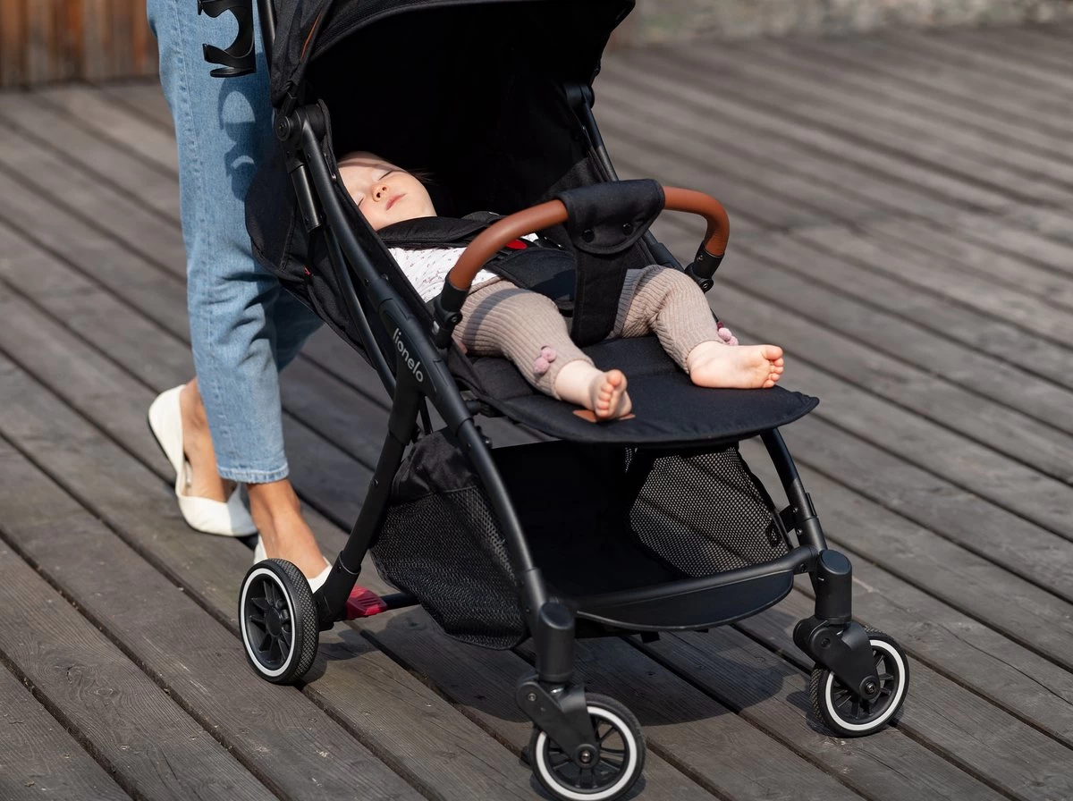 Lionelo Buggy Julie One - Kinderwagen Premium - Automatisch Opvouwen - Wandelwagen Tot 22 Kg - Comfortabele Zitje 11 Lionelo Buggy Julie One - Kinderwagen Premium - Automatisch Opvouwen - Wandelwagen Tot 22 Kg - Comfortabele Zitje - Afbeelding 11