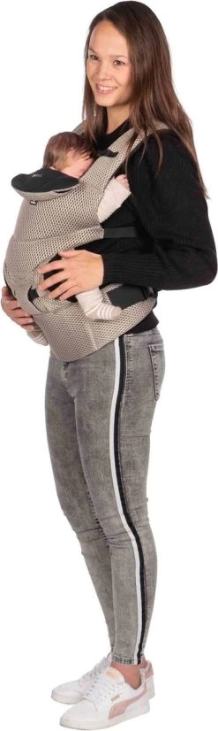 Dooky Ergonomische Draagzak Urban Comfort Beige Desert -Kinderwagens Winkel 359x1200