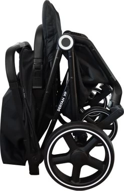 Deryan Luxe XP Buggy XL - Compact Lichtgewicht - Zwart -Kinderwagens Winkel 785x1200 1