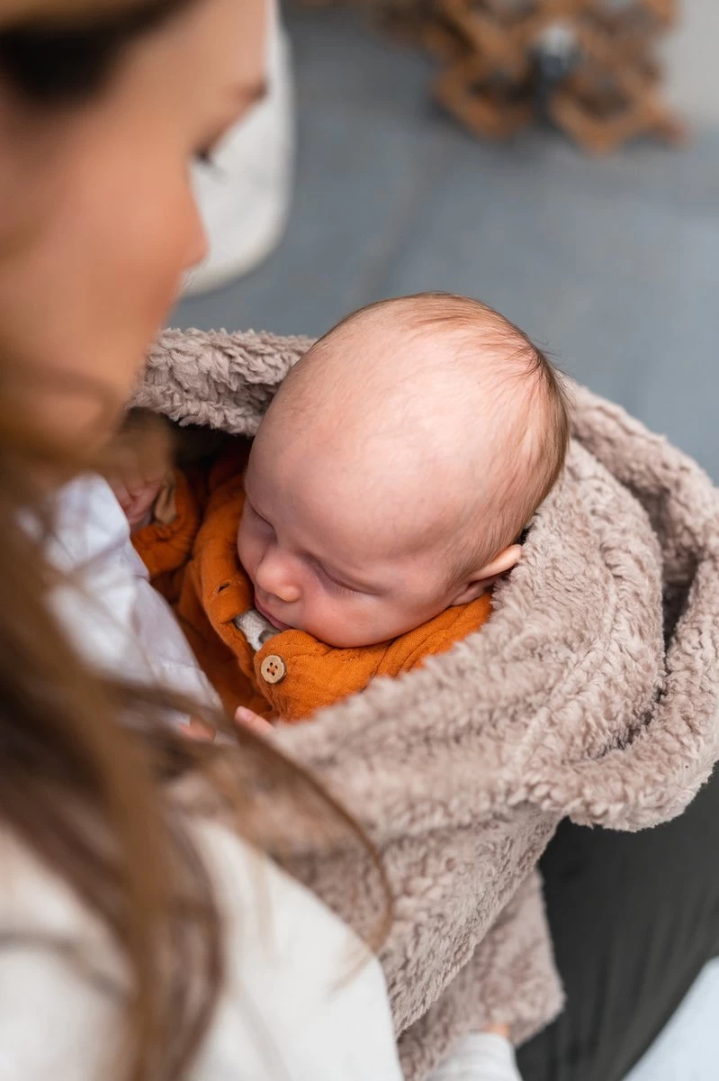 Bykay - Draagdoeken - Cover - Teddy Taupe - Winter Edition 4 Bykay - Draagdoeken - Cover - Teddy Taupe - Winter Edition - Afbeelding 4