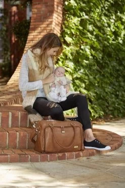 Grote Luiertas Double Zip Satchel Chestnut Redwood - Kunstleer - 42 Cm Breed -Kinderwagens Winkel 799x1200 54