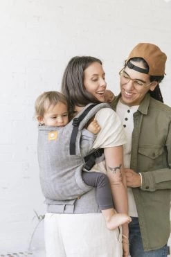 Tula Draagzak Free To Grow - Linen Ash -Kinderwagens Winkel 799x1200 77