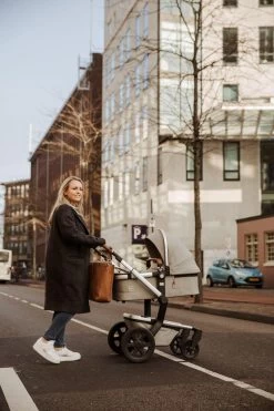 Snoozzz Luiertas Luxe Verzorgingstas – Inclusief Uitneembare Tas Organizer Met Thermovak, Stroller Hooks En Verschoningsmatje - Cognac -Kinderwagens Winkel 800x1200 105