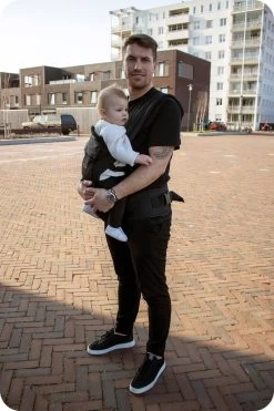 Deryan Pack Luxe Ergonomische Draagzak - Babydrager + Opbergvakjes - Zwart -Kinderwagens Winkel 800x1200 167