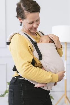 Tula Draagzak Free To Grow - Linen Sand -Kinderwagens Winkel 800x1200 184