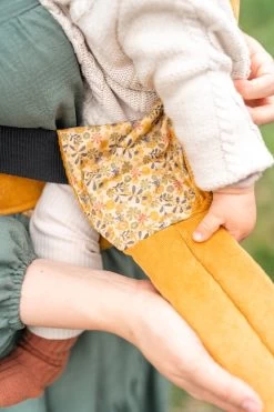 ByKay - Draagzak - Click Carrier Classic - Special Edition Rib Zeki Yellow - Teske De Schepper -Kinderwagens Winkel 800x1200 188