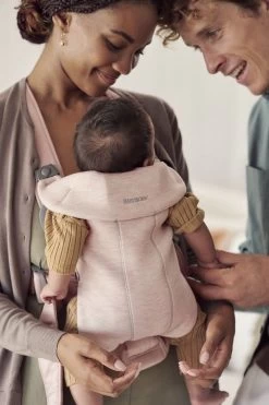 BabyBjörn Draagzak Mini - 3D Jersey - Lichtroze -Kinderwagens Winkel 800x1200 199