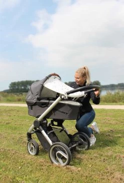 Dooky Universal Cover Zonnescherm Kinderwagen - Dandelion -Kinderwagens Winkel 813x1200 1