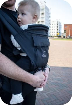 Deryan Pack Luxe Ergonomische Draagzak - Babydrager + Opbergvakjes - Zwart -Kinderwagens Winkel 824x1200 10