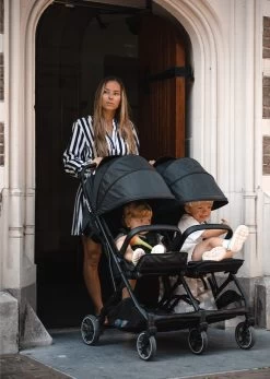 Deryan Luxe Rolo X2 Dubbele Buggy - Duo Buggy - Zwart -Kinderwagens Winkel 853x1200 1