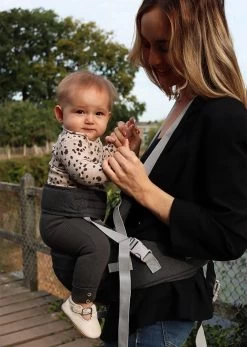 Deryan Pack Light Luxe Heupdrager - Ergonomische Draagzak + Opbergvakjes Grijs -Kinderwagens Winkel 855x1200 4