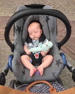 Dooky Seat Cover 0+ Autostoel Hoes - Grey Star -Kinderwagens Winkel 963x1200