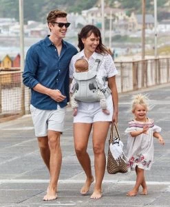 BabyBjörn Draagzak One Air - 3D Mesh - Zilver 19 BabyBjörn Draagzak One Air - 3D Mesh - Zilver -Kinderwagens Winkel 983x1200 12